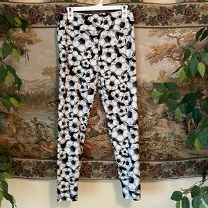 LuLaRoe Tall & Curvy Soccer Ball Leggings